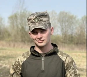 Мати вимагає справедливого розслідування справи щодо вбивства її сина у селі Дениші на Житомирщині штаб інфо