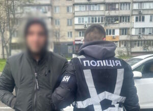 Нарколабораторія у квартирі в Києві — поліція затримала трьох чоловіків