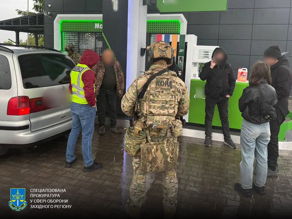 за кордон за гроші – на Тернопільщині викрили злочинну групу