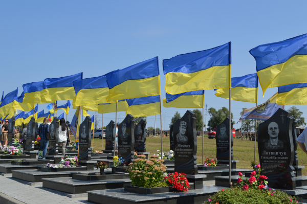 в Одесі розкрадали гроші на поховання загиблих воїнів Майже половина бюджету – «в кишеню» чиновників та підприємців